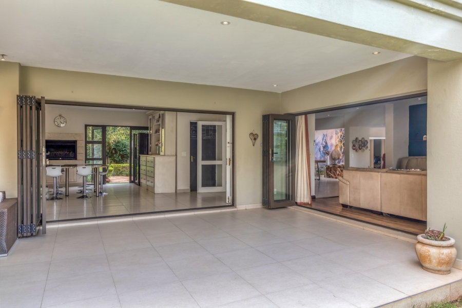 6 Bedroom Property for Sale in Cedar Lakes Gauteng