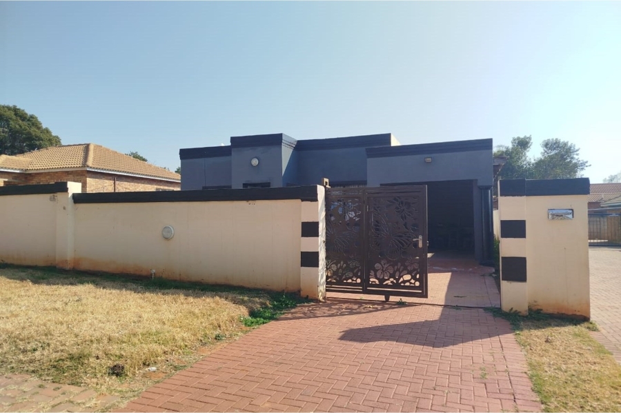 2 Bedroom Property for Sale in Glen Harvie Gauteng