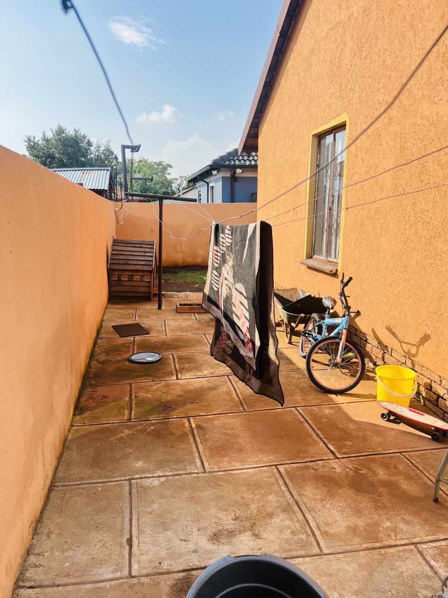 3 Bedroom Property for Sale in Dawn Park Gauteng