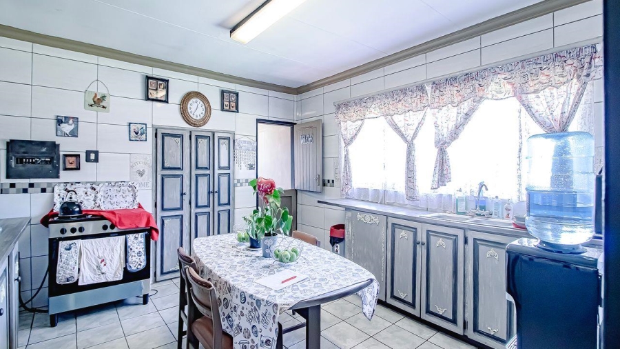 5 Bedroom Property for Sale in Wonderboom AH Gauteng