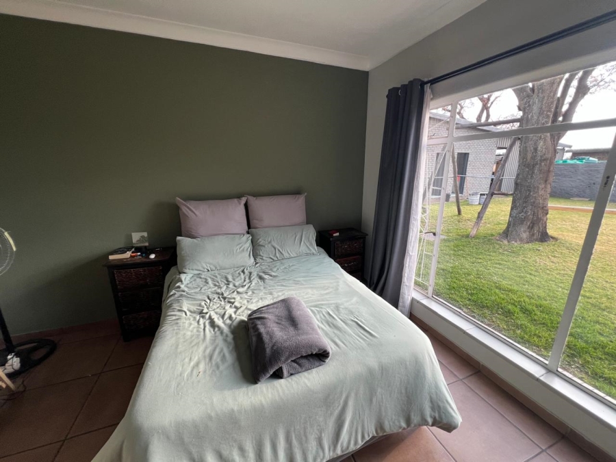4 Bedroom Property for Sale in Unitas Park Gauteng