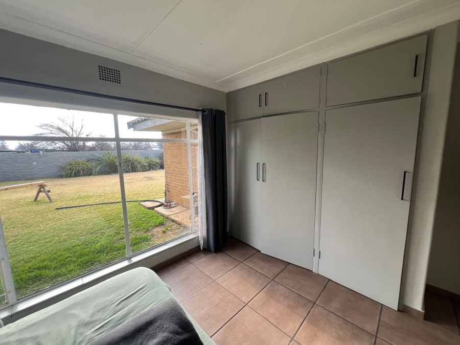 4 Bedroom Property for Sale in Unitas Park Gauteng