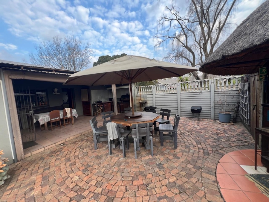 4 Bedroom Property for Sale in Unitas Park Gauteng