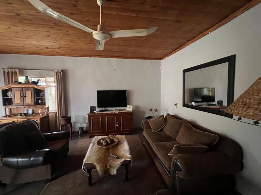 4 Bedroom Property for Sale in Unitas Park Gauteng
