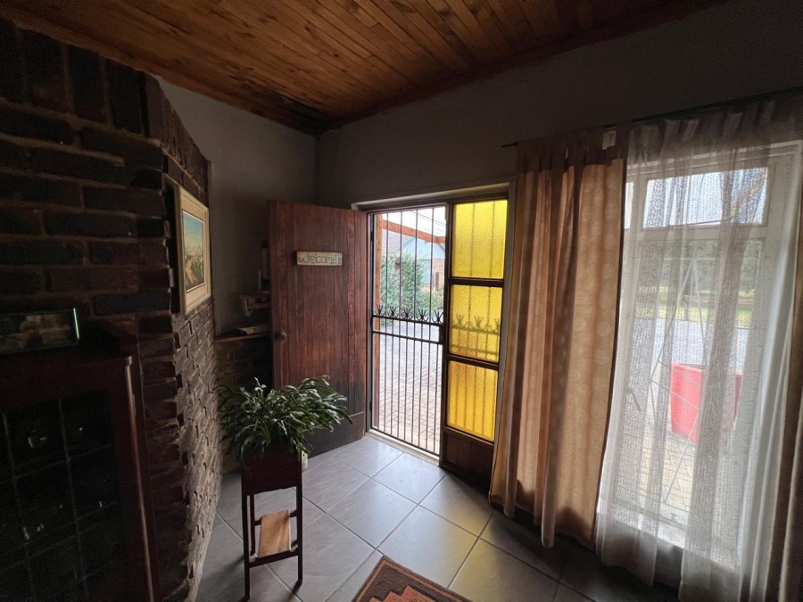 4 Bedroom Property for Sale in Unitas Park Gauteng
