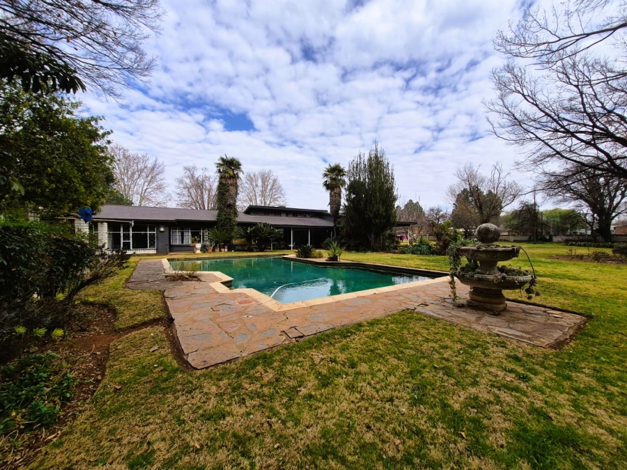 4 Bedroom Property for Sale in Meyerton Central Gauteng