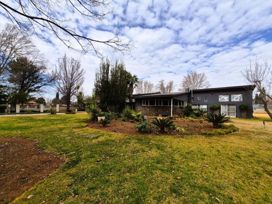 4 Bedroom Property for Sale in Meyerton Central Gauteng