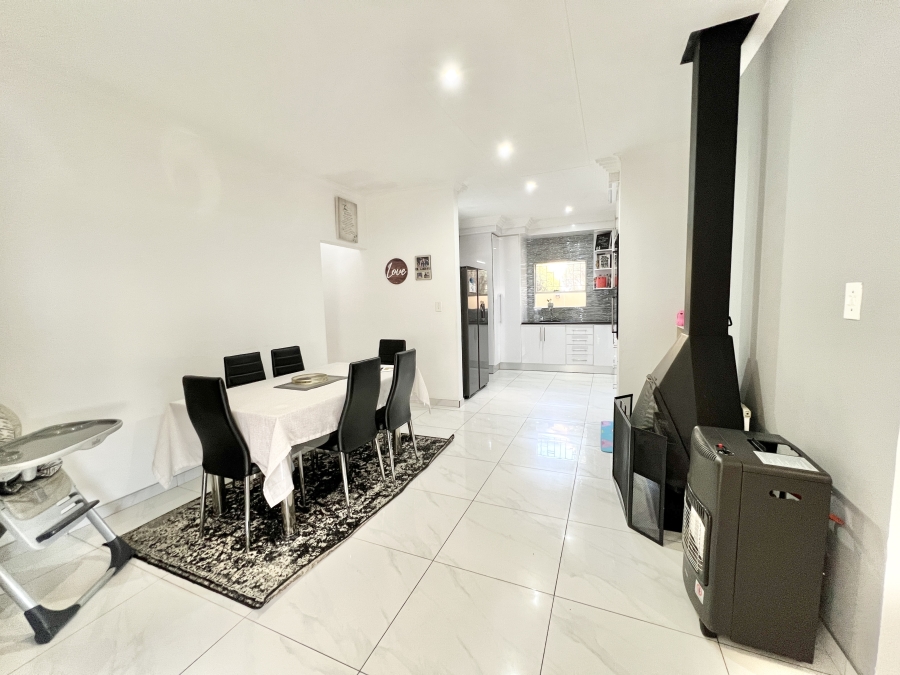 4 Bedroom Property for Sale in Halfway Gardens Gauteng