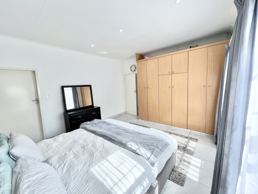 4 Bedroom Property for Sale in Halfway Gardens Gauteng