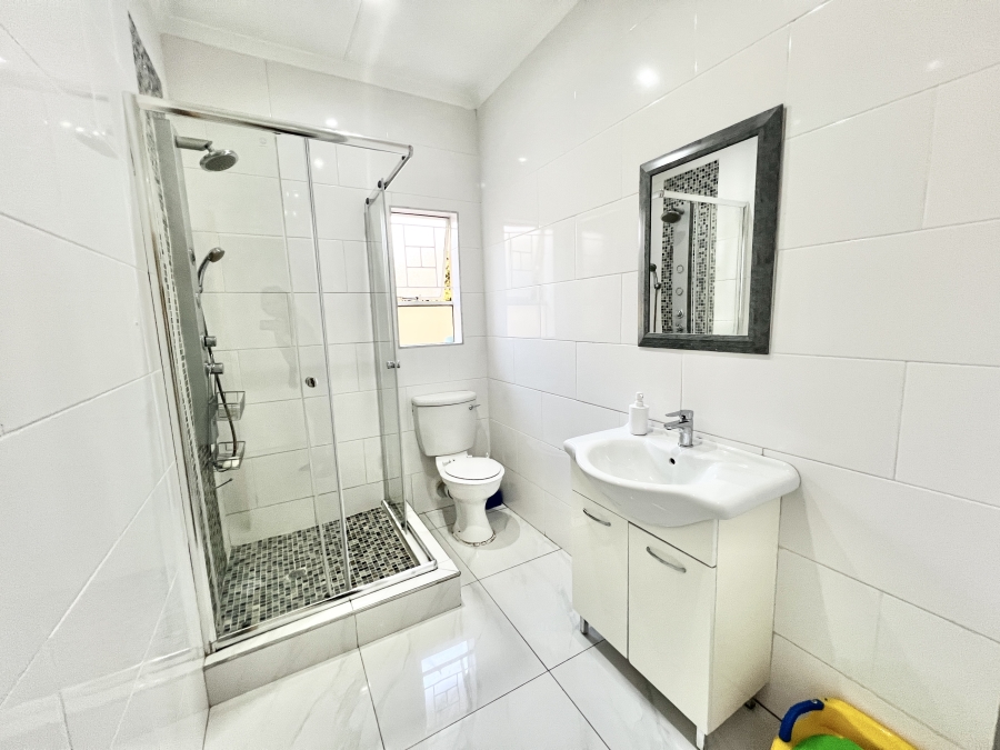 4 Bedroom Property for Sale in Halfway Gardens Gauteng