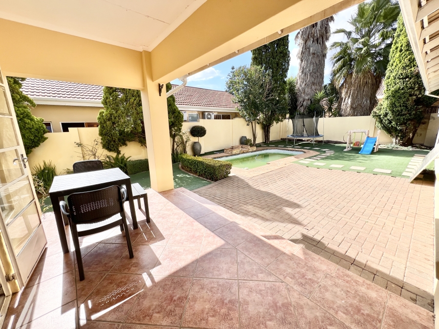 4 Bedroom Property for Sale in Halfway Gardens Gauteng