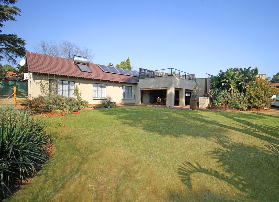 4 Bedroom Property for Sale in Weltevreden Park Gauteng