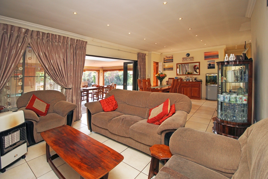 4 Bedroom Property for Sale in Weltevreden Park Gauteng