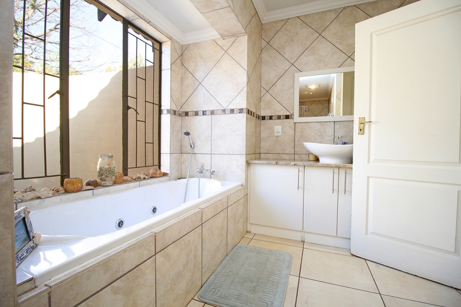 4 Bedroom Property for Sale in Weltevreden Park Gauteng