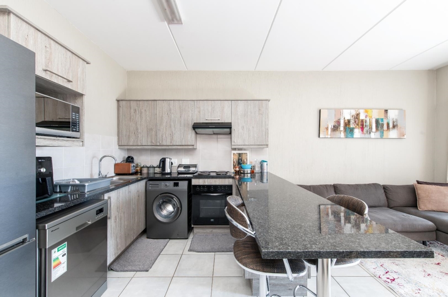 2 Bedroom Property for Sale in Barbeque Downs Gauteng