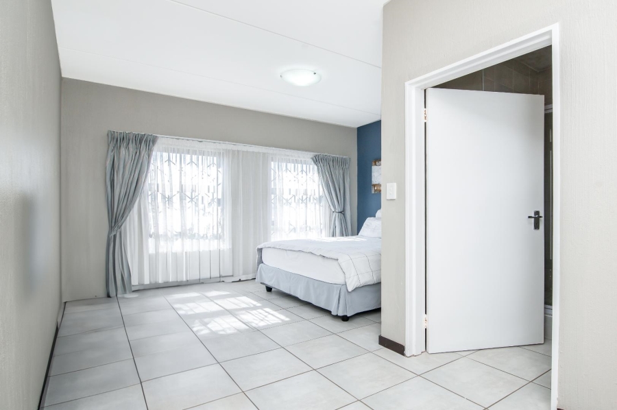 2 Bedroom Property for Sale in Barbeque Downs Gauteng