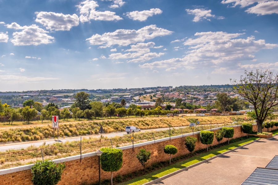 2 Bedroom Property for Sale in Barbeque Downs Gauteng