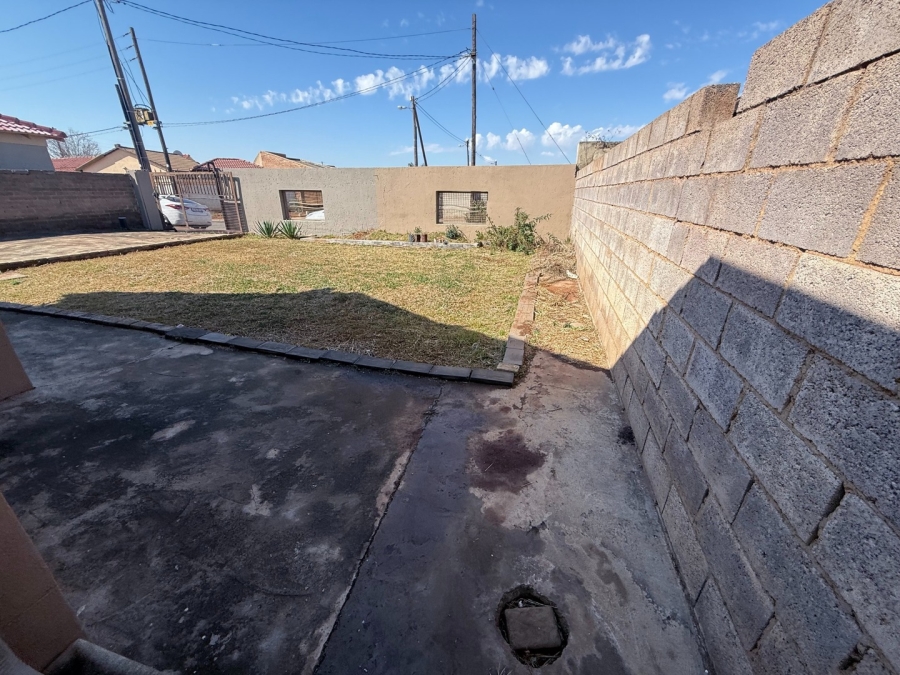 3 Bedroom Property for Sale in Protea Glen Gauteng