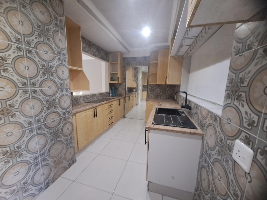 3 Bedroom Property for Sale in Golf Park Gauteng