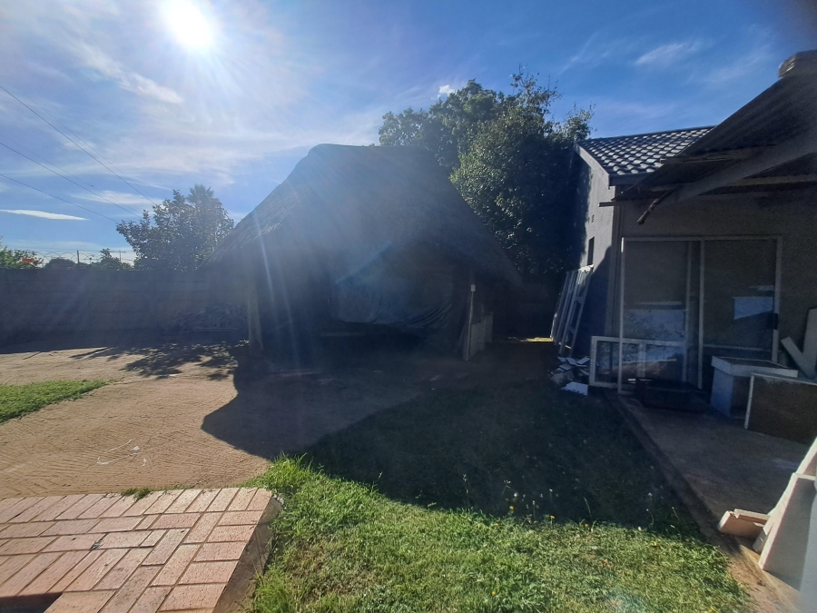 3 Bedroom Property for Sale in Golf Park Gauteng