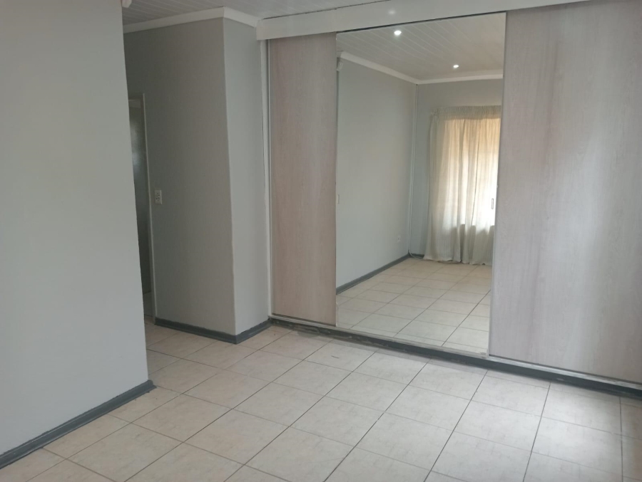 3 Bedroom Property for Sale in Golf Park Gauteng