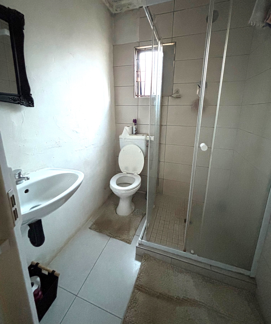 2 Bedroom Property for Sale in Rondebult Gauteng