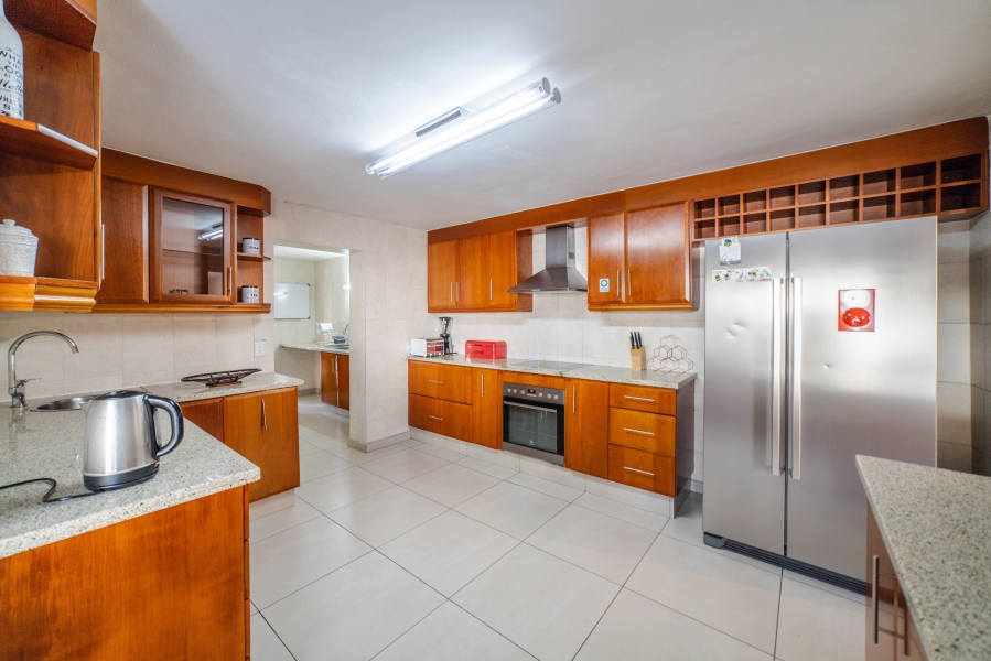 5 Bedroom Property for Sale in Magaliessig Gauteng