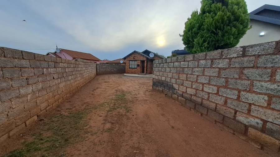 3 Bedroom Property for Sale in Protea Glen Gauteng