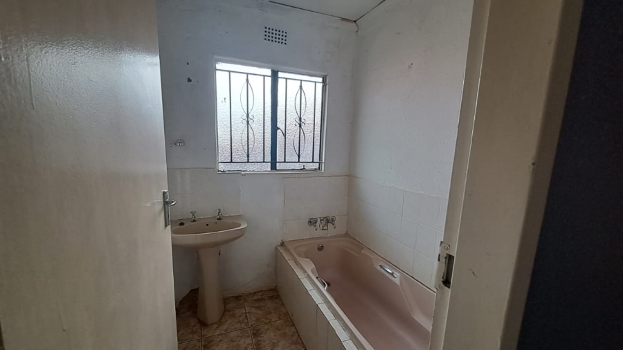 3 Bedroom Property for Sale in Protea Glen Gauteng