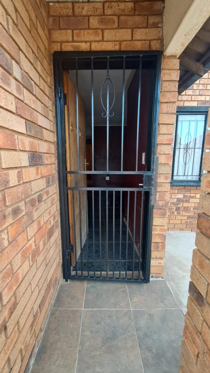 3 Bedroom Property for Sale in Protea Glen Gauteng