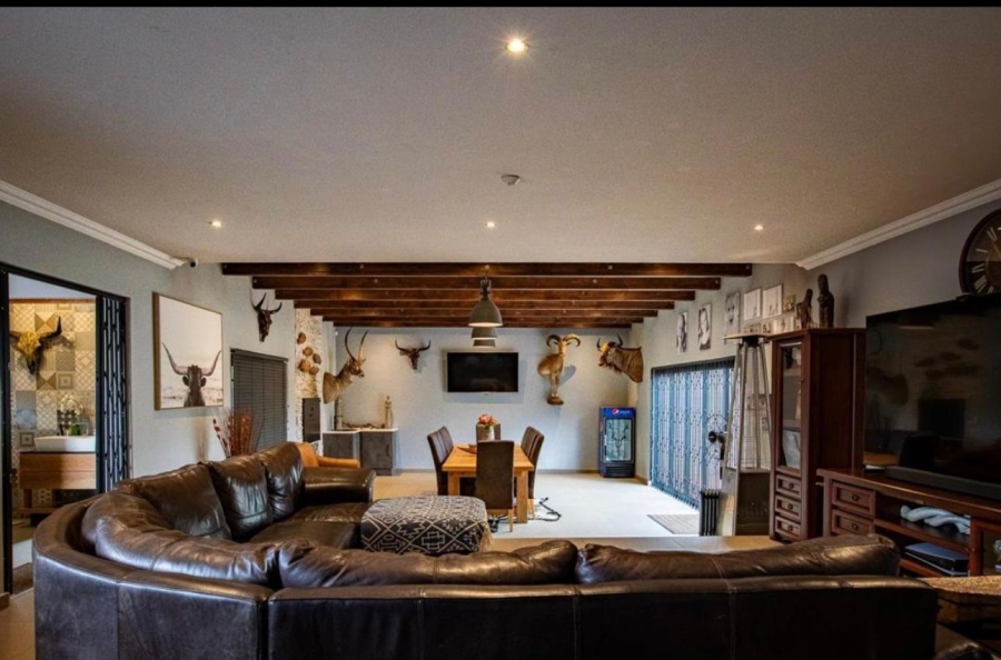 4 Bedroom Property for Sale in Verwoerdpark Gauteng