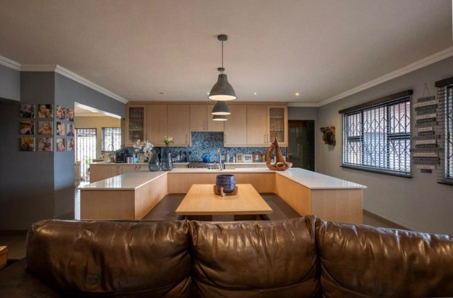 4 Bedroom Property for Sale in Verwoerdpark Gauteng