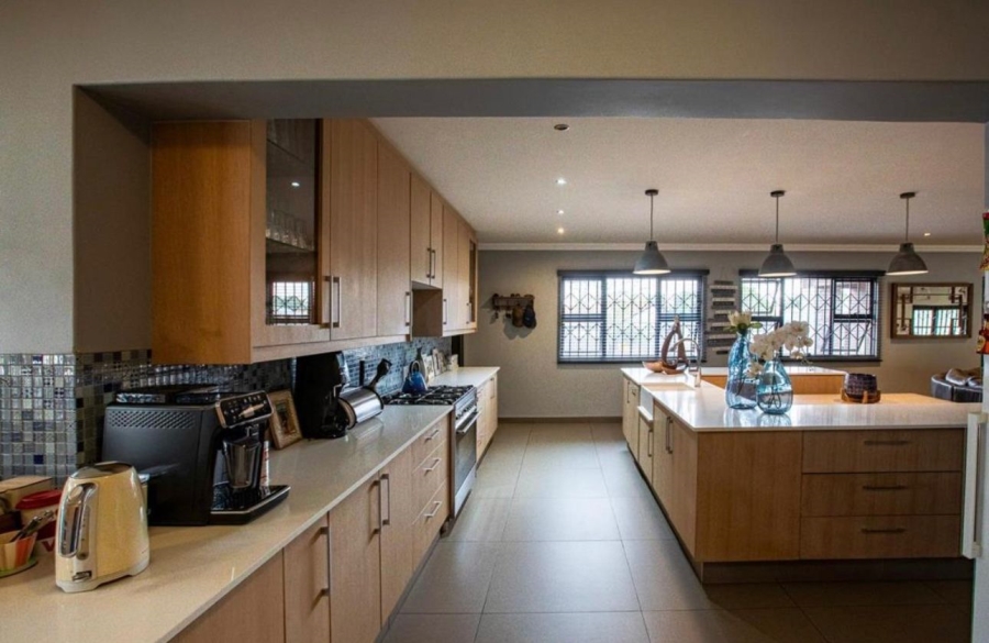 4 Bedroom Property for Sale in Verwoerdpark Gauteng