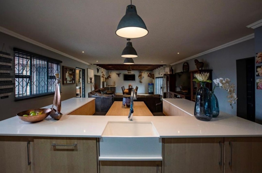 4 Bedroom Property for Sale in Verwoerdpark Gauteng