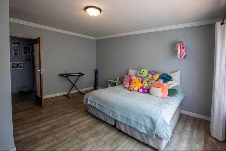 4 Bedroom Property for Sale in Verwoerdpark Gauteng