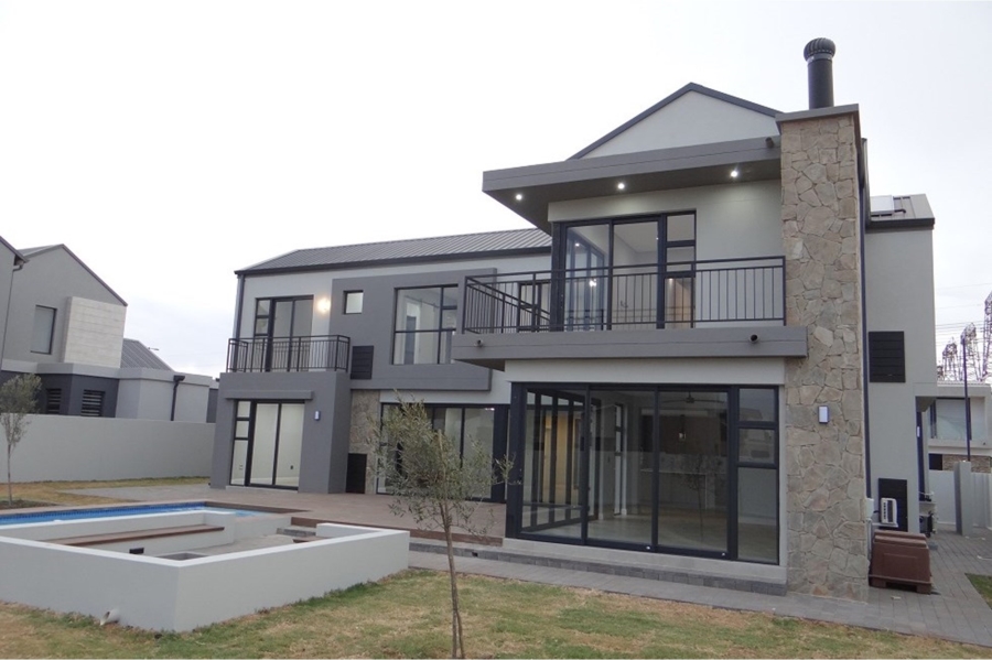 5 Bedroom Property for Sale in Midstream Heights Gauteng