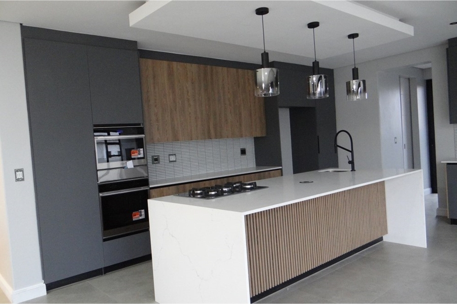 5 Bedroom Property for Sale in Midstream Heights Gauteng