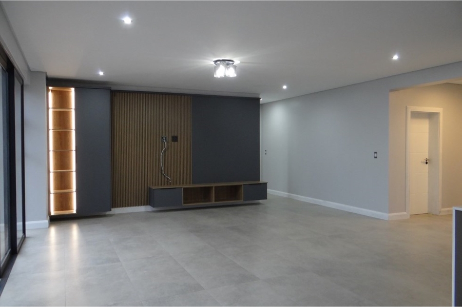 5 Bedroom Property for Sale in Midstream Heights Gauteng