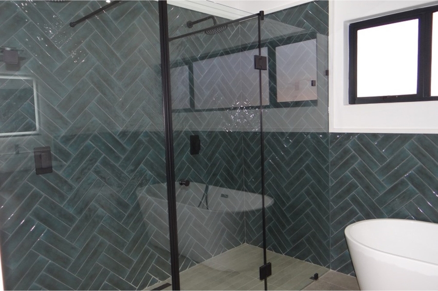 5 Bedroom Property for Sale in Midstream Heights Gauteng