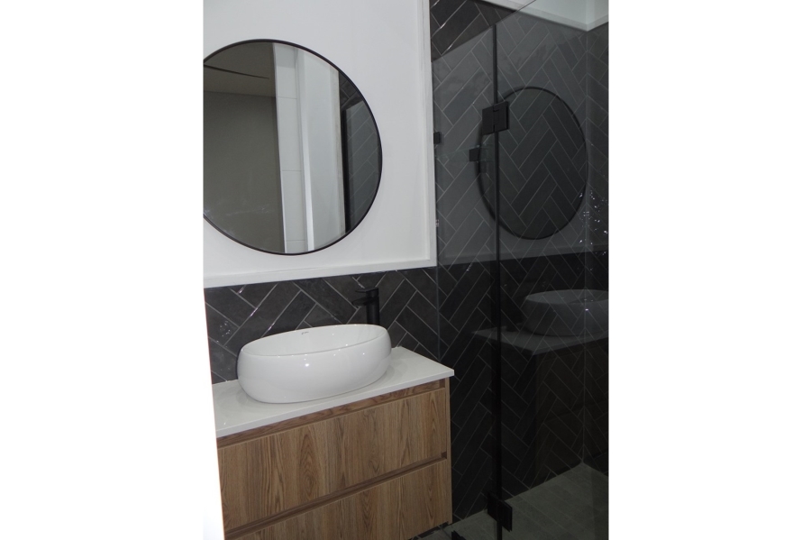 5 Bedroom Property for Sale in Midstream Heights Gauteng