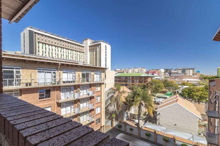 1 Bedroom Property for Sale in Hatfield Gauteng