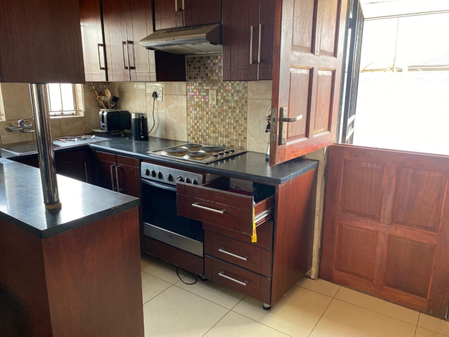 3 Bedroom Property for Sale in Protea Glen Gauteng