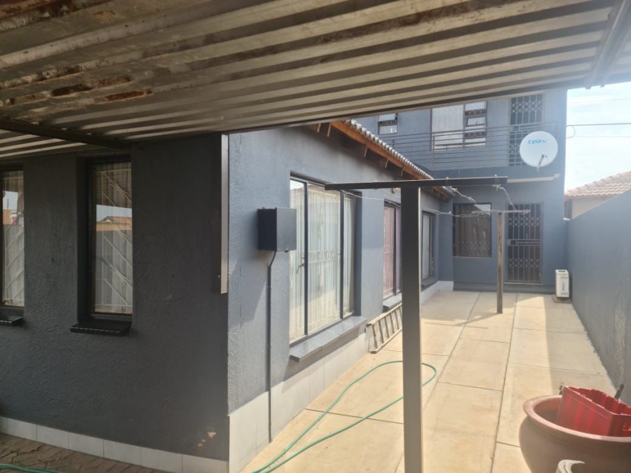3 Bedroom Property for Sale in Protea Glen Gauteng