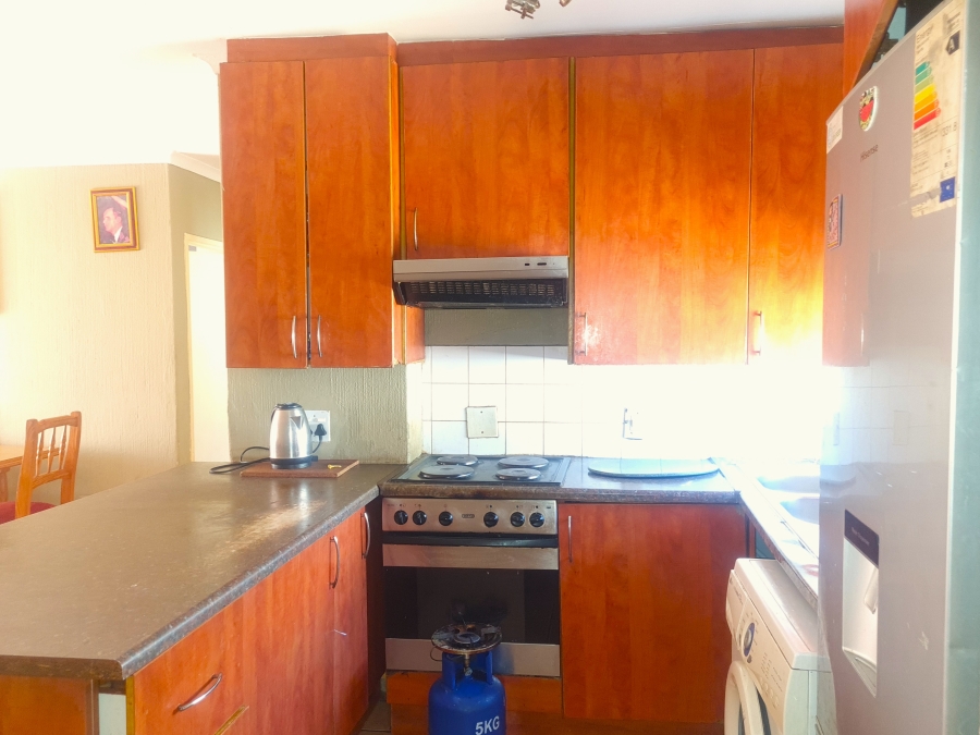 2 Bedroom Property for Sale in Whitney Gardens Gauteng