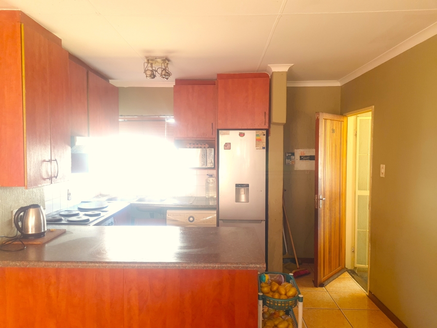 2 Bedroom Property for Sale in Whitney Gardens Gauteng