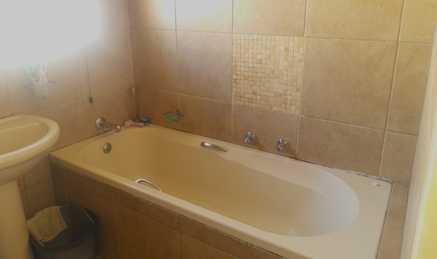 2 Bedroom Property for Sale in Whitney Gardens Gauteng