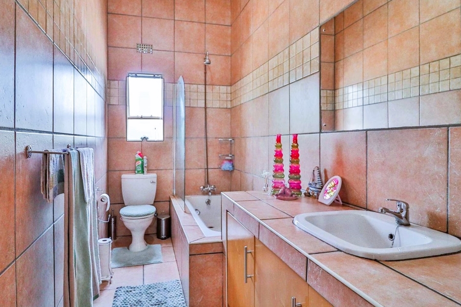 4 Bedroom Property for Sale in Tedderfield A H Gauteng