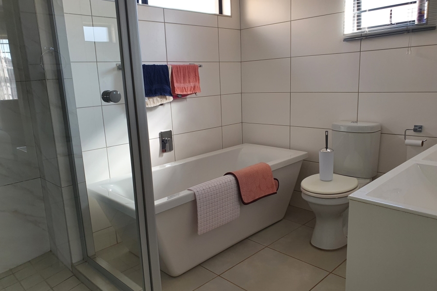3 Bedroom Property for Sale in Lion Pride Gauteng