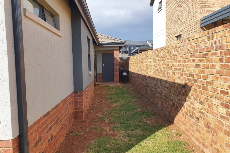 3 Bedroom Property for Sale in Lion Pride Gauteng
