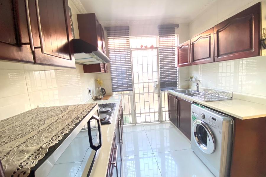To Let 1 Bedroom Property for Rent in Ridgeway Gauteng